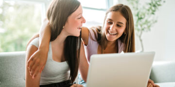 Google investeert miljoenen in online beveiliging voor adolescenten.