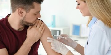 Vaccinatiekloof bij kwetsbare groepen: wie loopt risico?