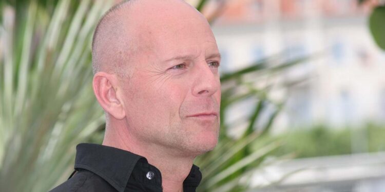 Artsen bezorgd over gezondheid Bruce Willis na foto’s op 70e verjaardag