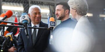 Zelenski leidt Oekraïense volk naar nieuwe hoogten in Brussel