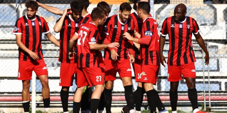 Panachaiki dreigt uit competitie te worden gezet vanwege financiële problemen