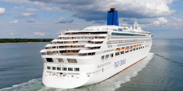 Man stuurt bomdreiging naar cruise van vriendin omdat hij niet voor haar huisdier wil zorgen.