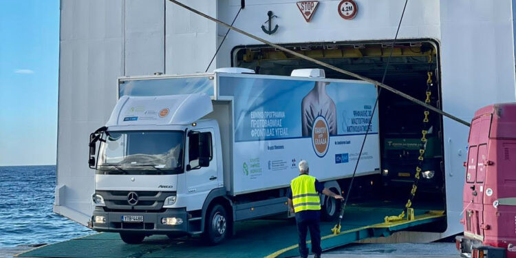 Medische eenheden reizen naar Agios Efstratios voor noodgevallen.