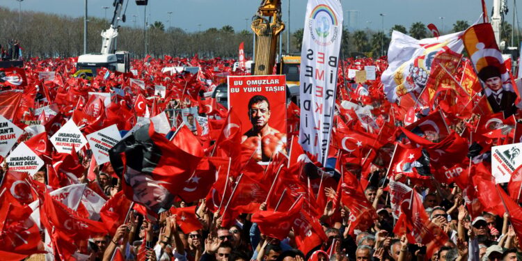 Nieuwe İmamoğlu boodschap vanuit gevangenis op CHP-congres op zondag
