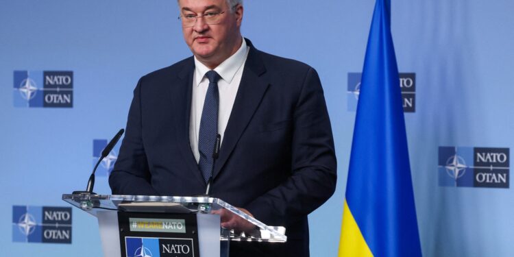 Simbican dringt aan op meer druk op Rusland door NAVO-leden