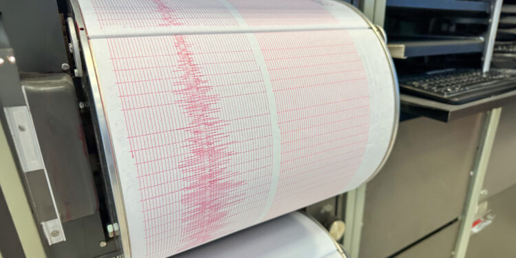 Naschokken schudden Istanbul: 4,9 Richter-kracht nieuwe angstige bevingen