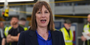 Chancellor bespreekt crisisoverleg tarieven met top City executives