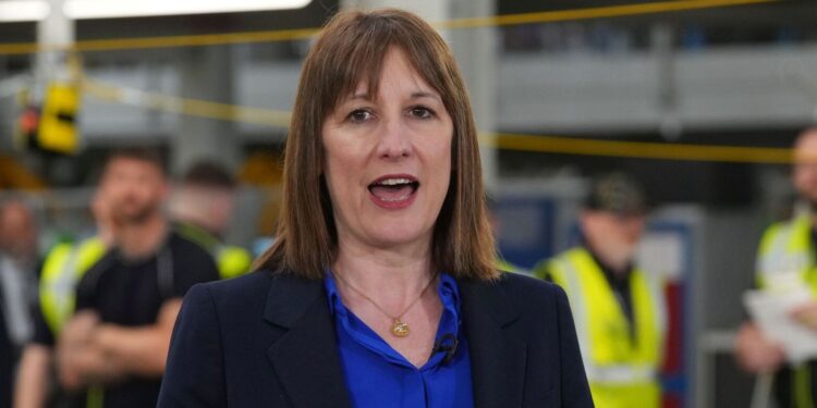 Chancellor bespreekt crisisoverleg tarieven met top City executives