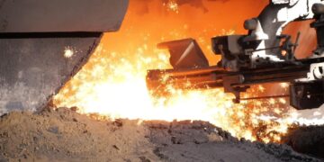 Debat over noodwetgeving om Brits staalbedrijf open te houden vanwege veiligheidsdreiging