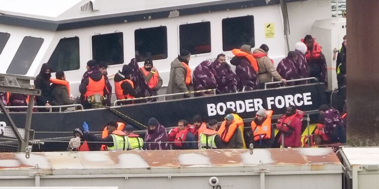 Recordaantal overtochten kleine boten in 2021, meer dan 10.000 al in jaar begonnen.