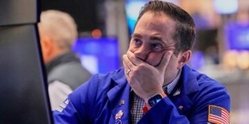 US-markten dalen na nieuwe beperkingen op export van AI-chipmakers naar China.