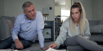 Vader slachtoffer: regering moet zich schamen voor verwarring rond misbruikbendes.