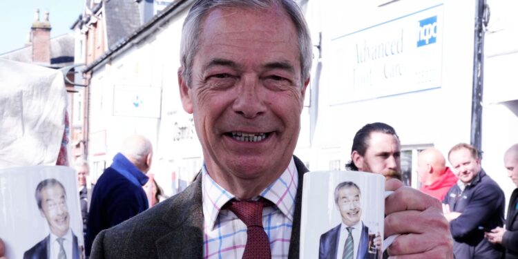 Nigel Farage beschuldigd van verspreiden van ‘onzin en leugens’ tijdens voorspelling van ‘de nieuwe Brexit’