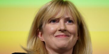 Feministen voelen zich moediger na gender uitspraak, critici waarschuwen voor cultuurstrijd