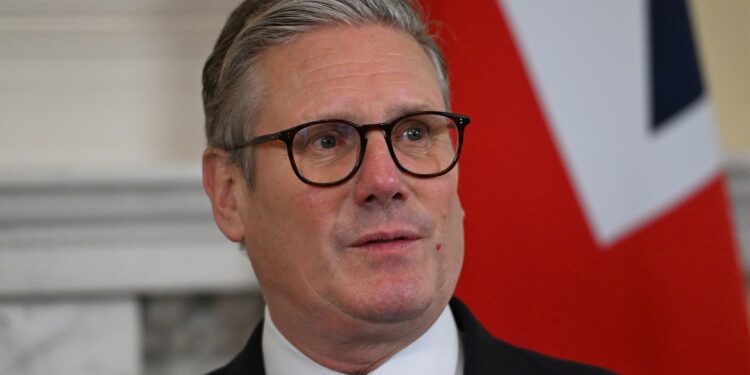 Sir Keir Starmer belooft bescherming voor Britse bedrijven tegen Trump-tarief ‘storm’
