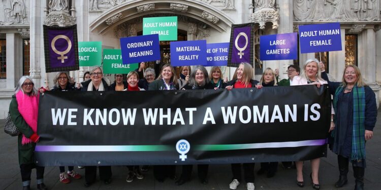 Supreme Court bepaalt unaniem definitie van vrouw