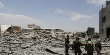 UK sluit zich aan bij VS in aanval op Houthi-doelwit in Jemen na herverkiezing Trump.