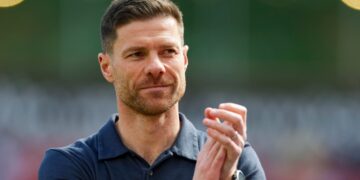 Tsjechische Alonso zwijgt over geruchten over Real Madrid.