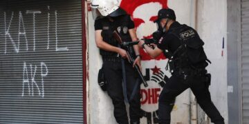 Nieuwe arrestaties bij Turkije – Imamoglu zaak verhinderd