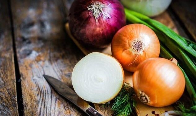 Tranenvrij uien snijden: de nieuwe methode onthuld door onderzoekers