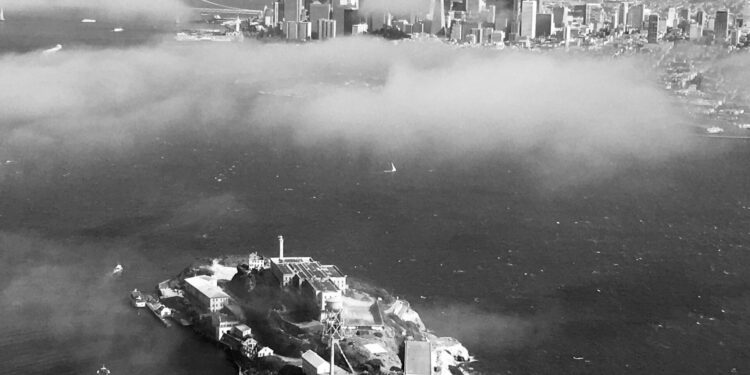 Verstrikt in Alcatraz: Hollywood’s mythe versus de realiteit