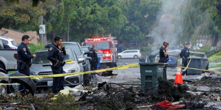 Zes doden bij vliegtuigcrash in San Diego na raken van hoogspanningslijn