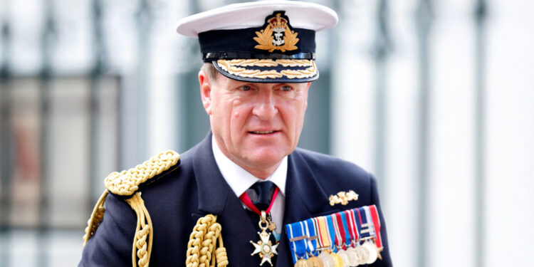 Schandaal in legerleiderschap onthult liefdesaffaire marineleider