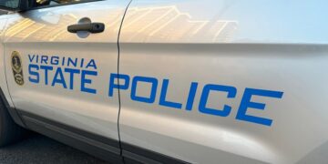 Vrouw gearresteerd bij CIA-hoofdkantoor na negeren orders en verplaatsen naar poort