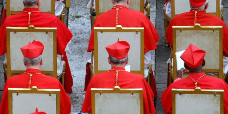 De verborgen machtsstrijd in het Vaticaan: psychologisch spel om ​​strengere paus te creëren