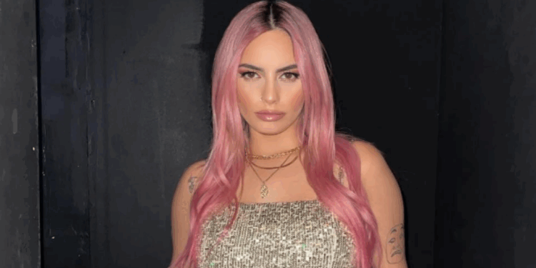 Optreden van Stavento en Daphne Lawrence voor bekerfinale op OAKA