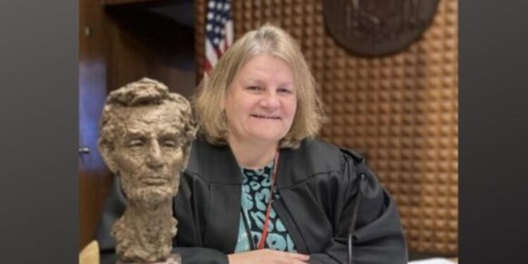 Rechter arresteert voor belemmering van arrestatie immigranten met 5 jaar cel