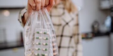 Onthullende dialogen in het illegale receptcircuit