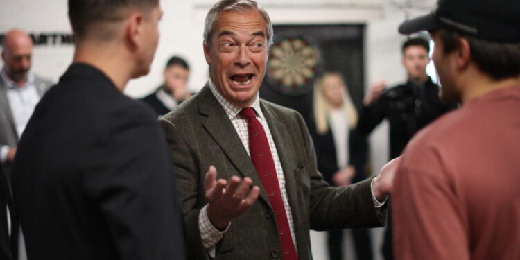 Nigel Faraj’s populistische partij wint zetel in parlement