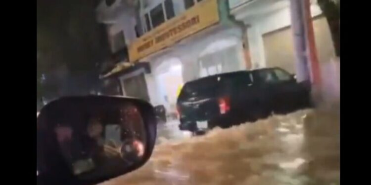 Vietnam getroffen door dodelijke aardverschuiving na overstromingen