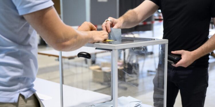 Meerderheid Fransen kiest voor verre rechts in presidentsverkiezingen 2027