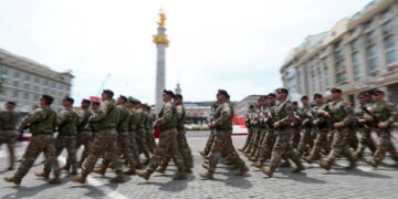 Herstel van democratie: Macron, Merkel en Tusk leiden de weg