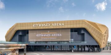 Spanning stijgt voor tip-off in Abu Dhabi – Eerste fans arriveren vandaag.