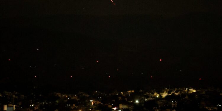 India beschuldigt Pakistan van schending wapenstilstand na explosies