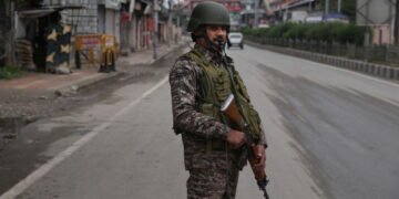 Explosies en drones in Kashmir na Trump’s staakt-het-vuren aankondigingen.