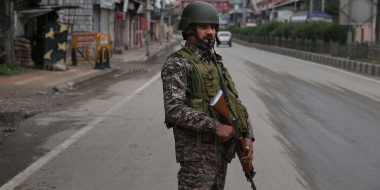 Explosies en drones in Kashmir na Trump’s staakt-het-vuren aankondigingen.