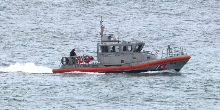 Drie doden na schipvernietiging bij San Diego