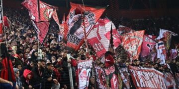 Strijd om de 2e plaats: Olympiakos tegen PAOK in Piraeus