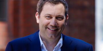 De schijnbaar vriendelijke kracht van Lars Clinger, No2 van Duitse regering