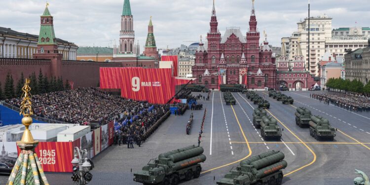 Europees ongenoegen over Kremlin-parade op Overwinningsdag in Moskou