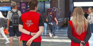 Belastingvermindering tot €2.380 per jaar voor 100.000 nieuwe werknemers overwogen.