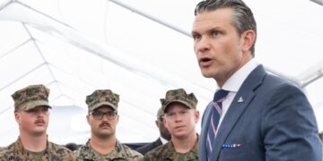 Amerikaanse minister bedreigt Iran vanwege steun aan Houthi in Jemen