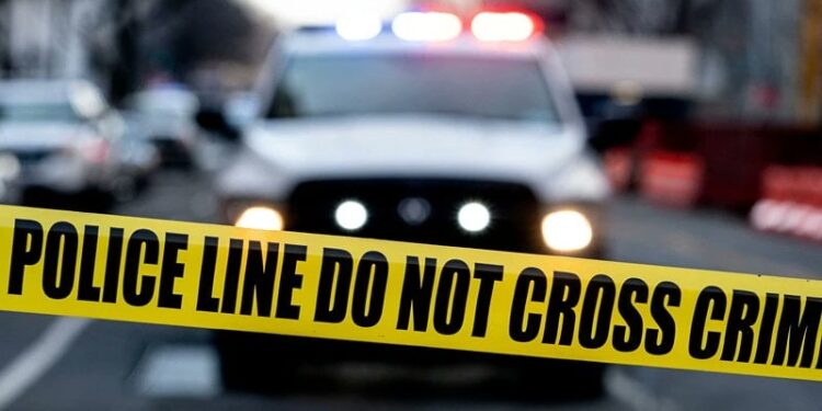 Klein vliegtuig crasht in San Diego, verwoest huizen en auto’s