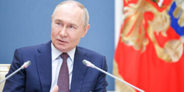 Poetin dreigt westerse bedrijven in Rusland te verstikken