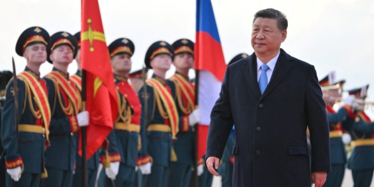 Xi Jinping steunt Poetin tijdens “Victory Day” in Moskou