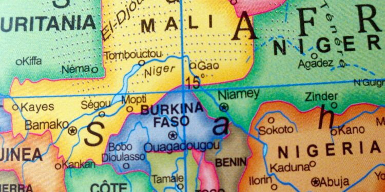 Junta schorst partijactiviteiten in Mali om veiligheidsredenen